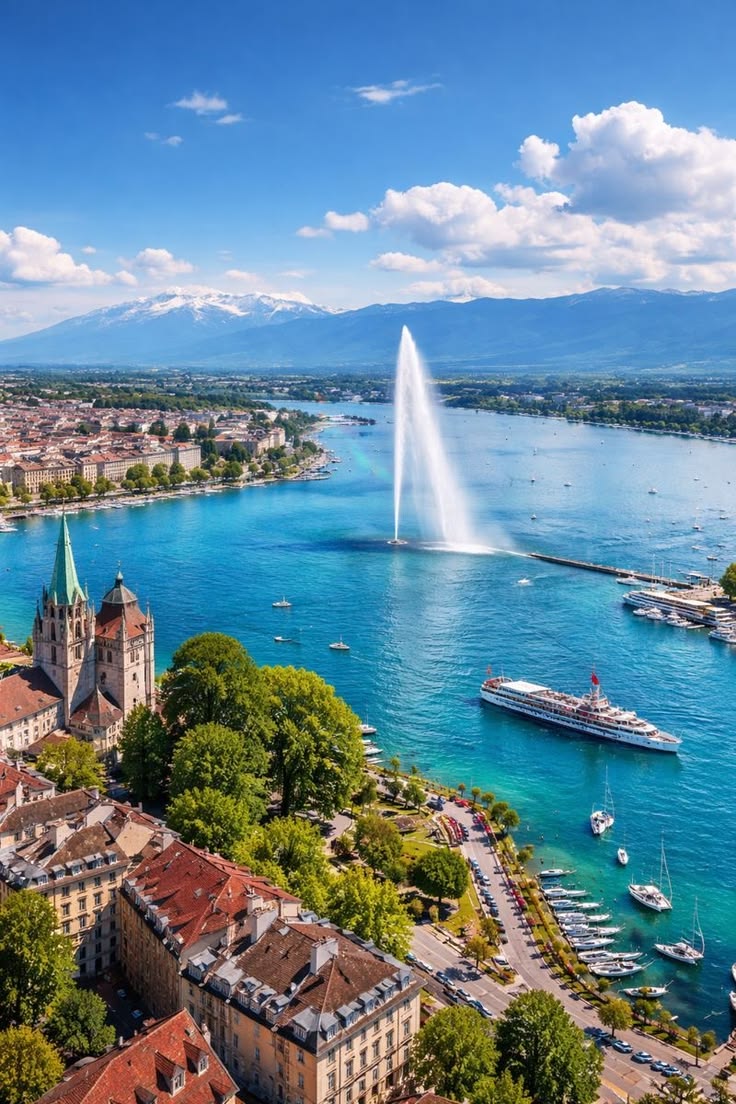 Vue panoramique du lac Léman et du jet d'eau de Genève